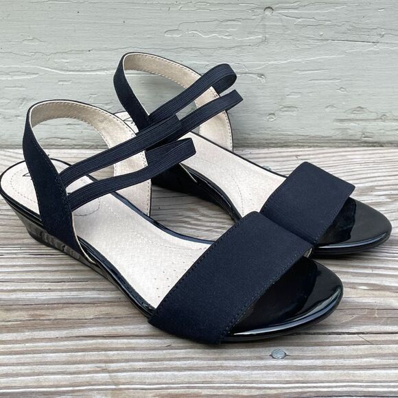 Life Stride Yolo Women's Black Ankle Strap Wedge Sandals Size 7 NWOT - Picture 2 of 8